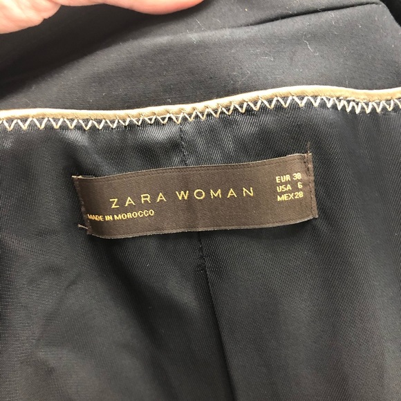 Zara Blazer W/O Belt - Picture 4 of 4